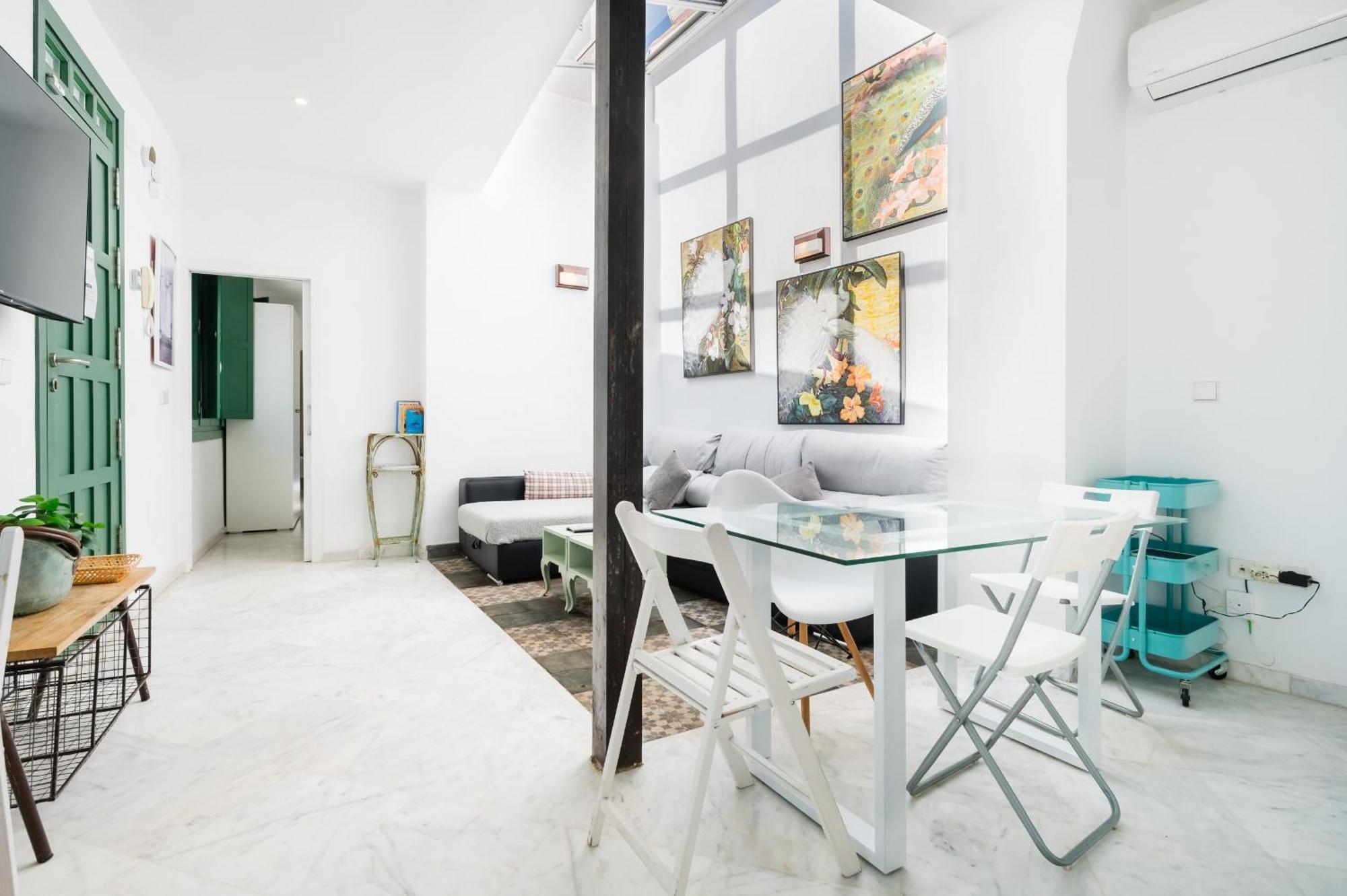 Penthouse Con Terraza- 2d 2b- Triana Appartement