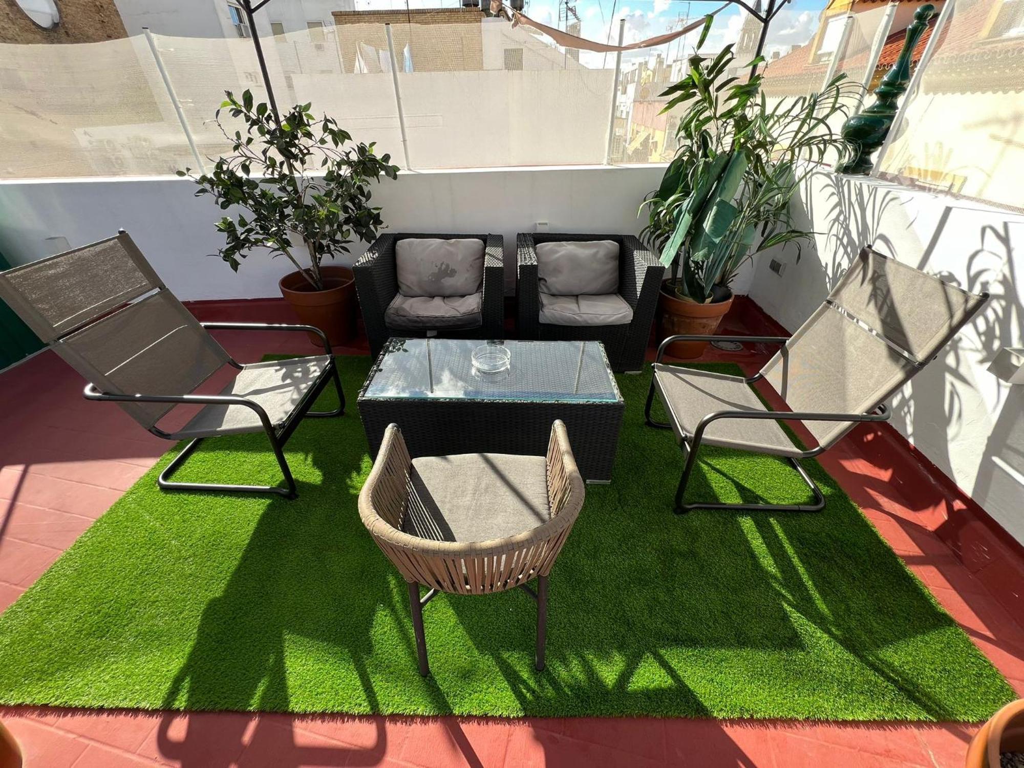 Penthouse Con Terraza- 2d 2b- Triana Appartement